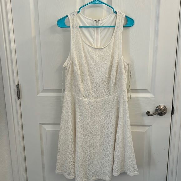 Forever 21, white lace dress - Picture 1 of 5